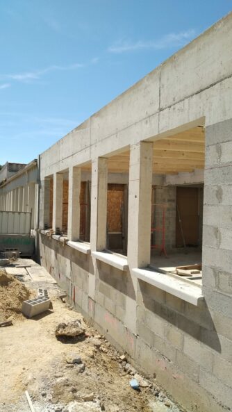 Agrandissement et rénovation du groupe scolaire - Mairie de Saint ETIENNE DU GRES - en cours de chantier ⏳